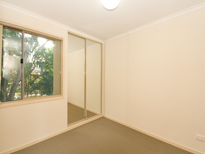 4/1 Bellevue Terrace, St Lucia QLD 4067