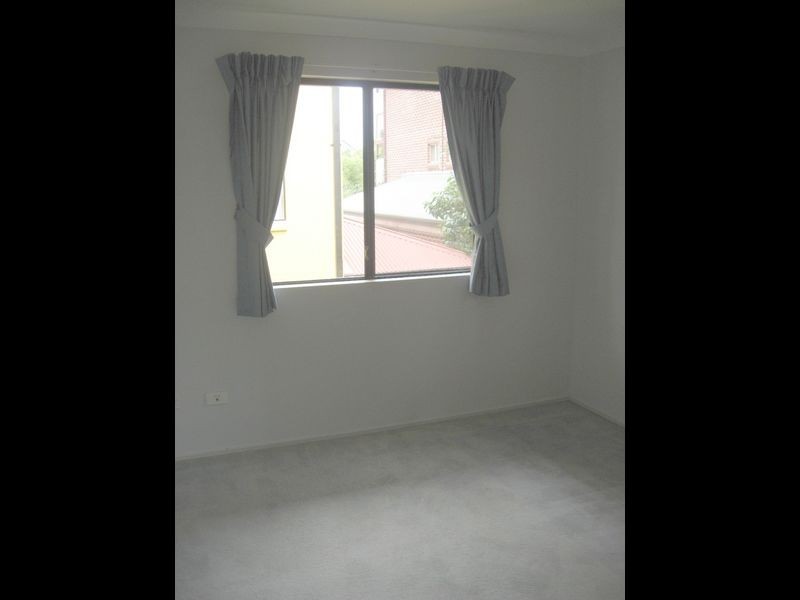 4/43 Durham Street, St Lucia QLD 4067