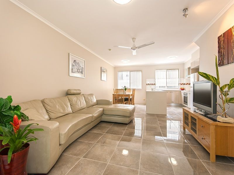 2/61 Durham Street, St Lucia QLD 4067