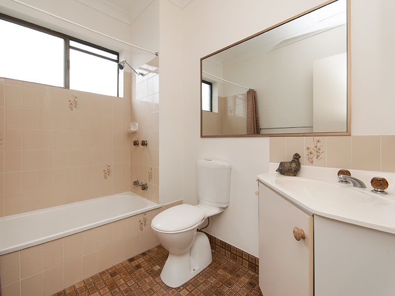 2/61 Durham Street, St Lucia QLD 4067