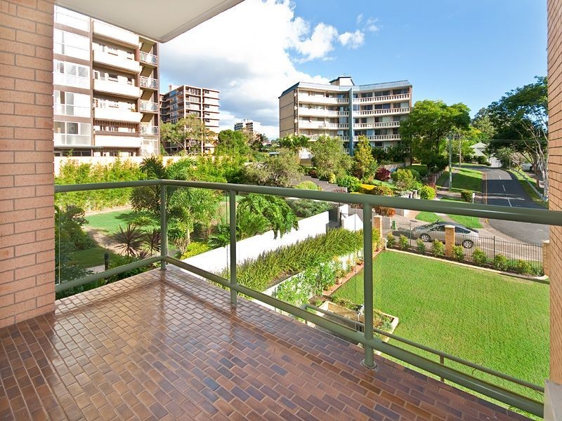 6/32 Sandford Street, St Lucia QLD 4067