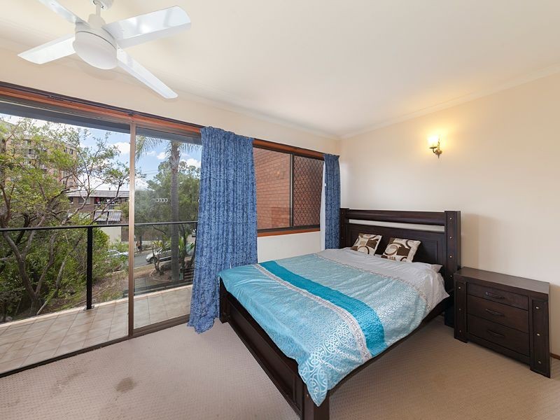 2/75 Bellevue Terrace, St Lucia QLD 4067