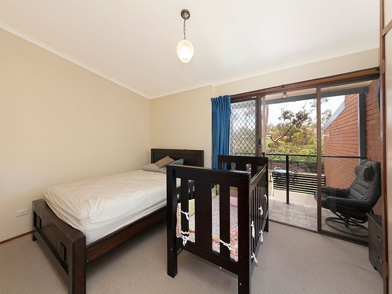 2/75 Bellevue Terrace, St Lucia QLD 4067