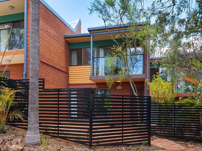 2/75 Bellevue Terrace, St Lucia QLD 4067