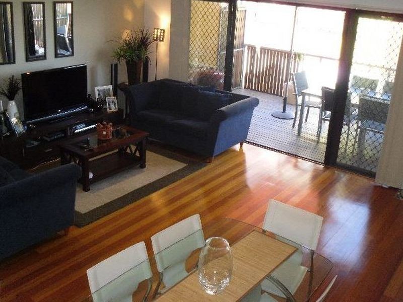 13/9 Talbot Street, Coorparoo QLD 4151