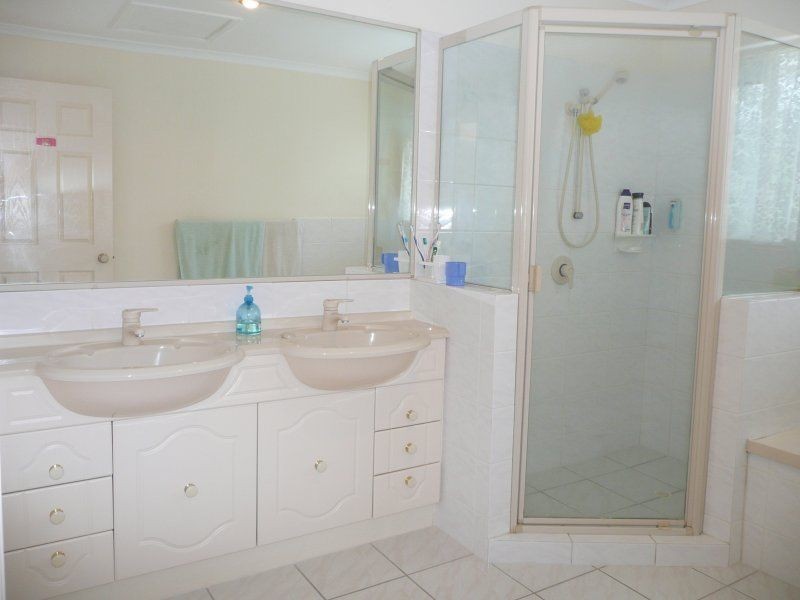 256 Chapel Hill Road, Chapel Hill QLD 4069