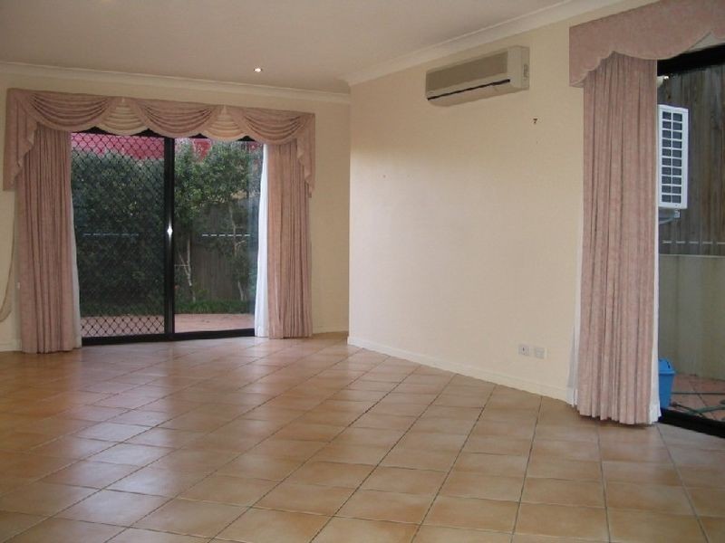 4/62 Waverley Road, Taringa QLD 4068