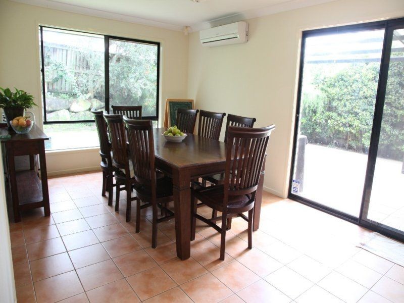 6 Cadaga Close, Bellbowrie QLD 4070