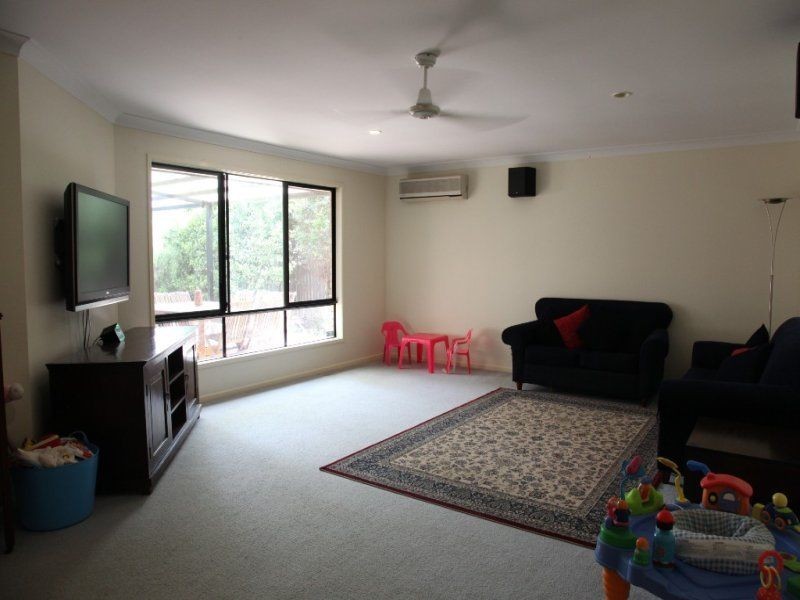 6 Cadaga Close, Bellbowrie QLD 4070