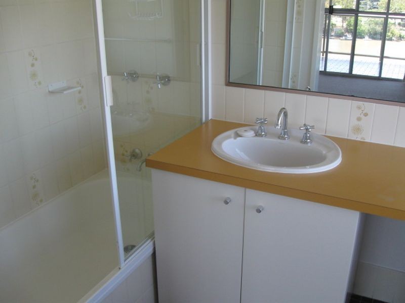 22/164 Macquarie Street, St Lucia QLD 4067