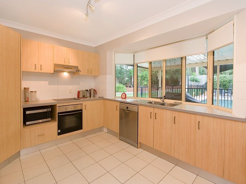 84 Salubris Place, Moggill QLD 4070