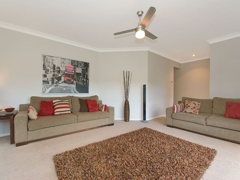 84 Salubris Place, Moggill QLD 4070