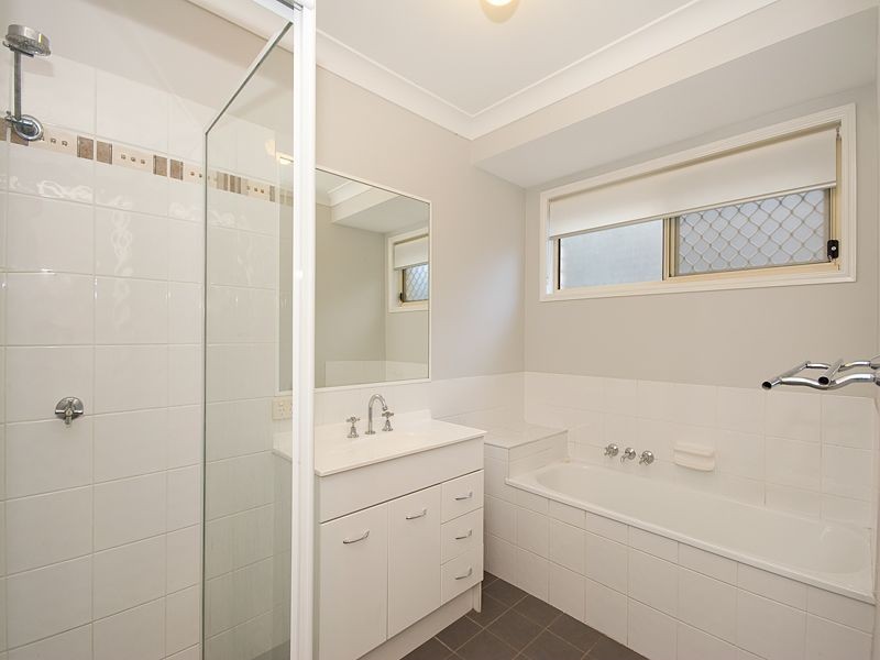 84 Salubris Place, Moggill QLD 4070