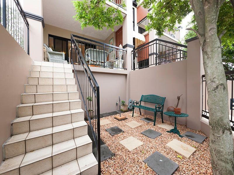 3/29 Holland Street, Toowong QLD 4066