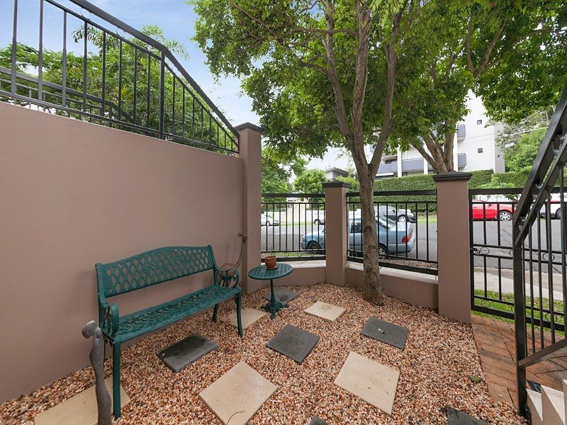 3/29 Holland Street, Toowong QLD 4066