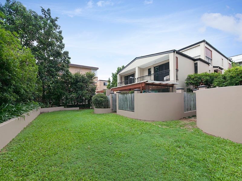 3/29 Holland Street, Toowong QLD 4066