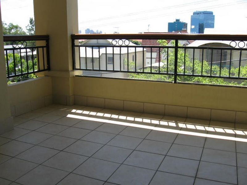 9 Kensington Terrace, Toowong QLD 4066