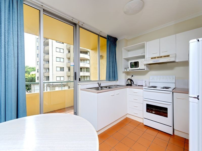 19/435 Coronation Drive, Auchenflower QLD 4066