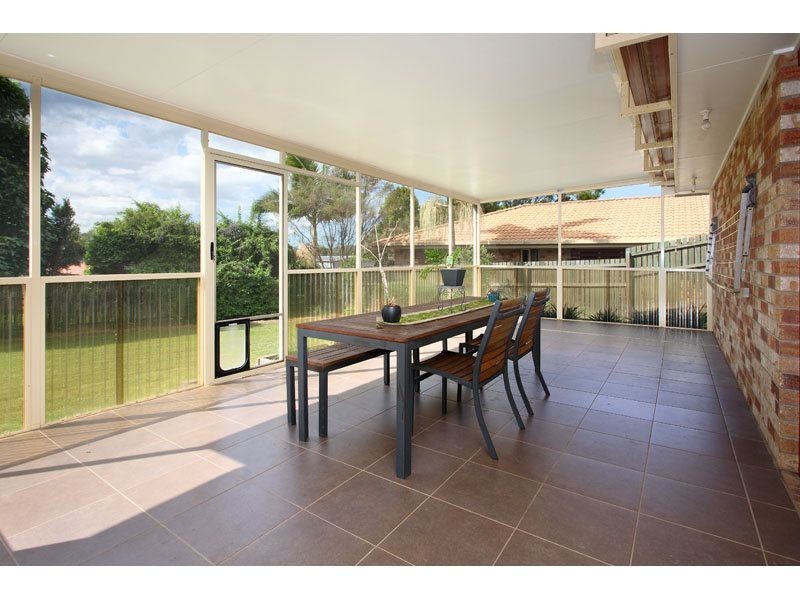 5 Dougy Place, Bellbowrie QLD 4070