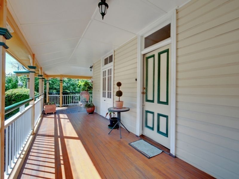 35 Central Avenue, Indooroopilly QLD 4068