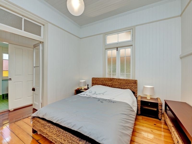 35 Central Avenue, Indooroopilly QLD 4068