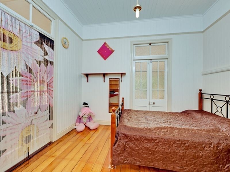 35 Central Avenue, Indooroopilly QLD 4068