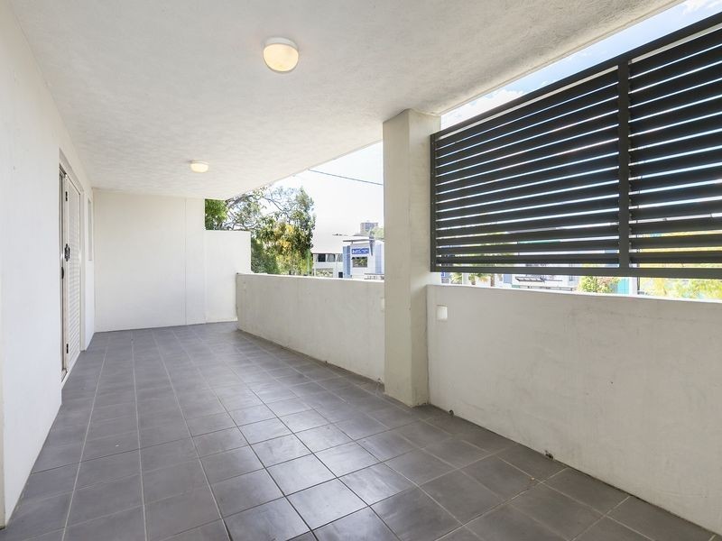 2/69 Coonan Street, Indooroopilly QLD 4068