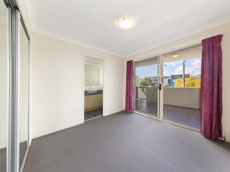 2/69 Coonan Street, Indooroopilly QLD 4068