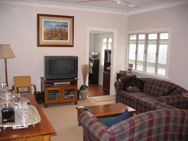 93 Main Avenue, Bardon QLD 4065