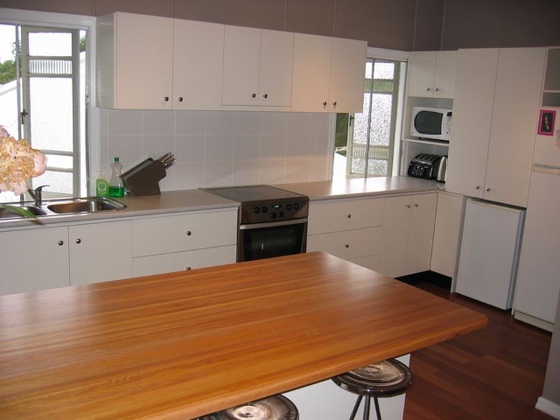 93 Main Avenue, Bardon QLD 4065