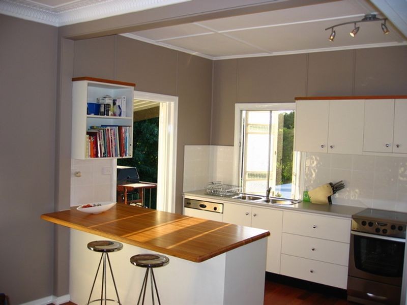 93 Main Avenue, Bardon QLD 4065