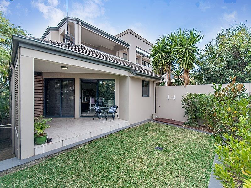 4/60 Kensington Terrace, Toowong QLD 4066