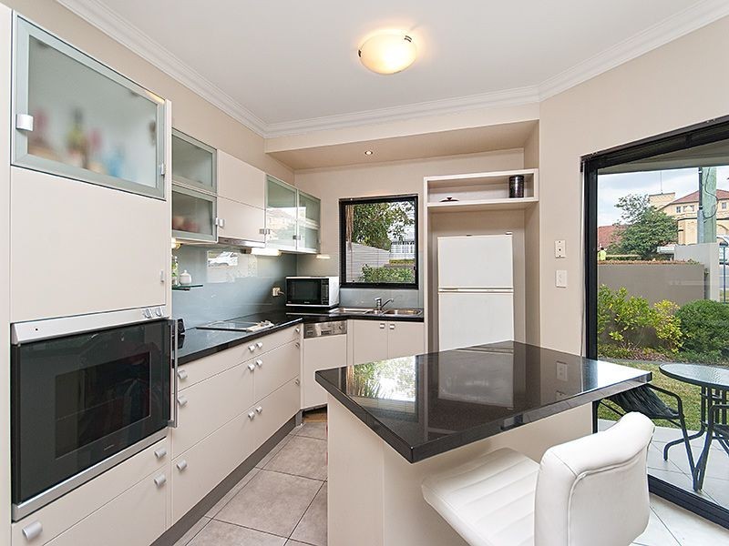 4/60 Kensington Terrace, Toowong QLD 4066