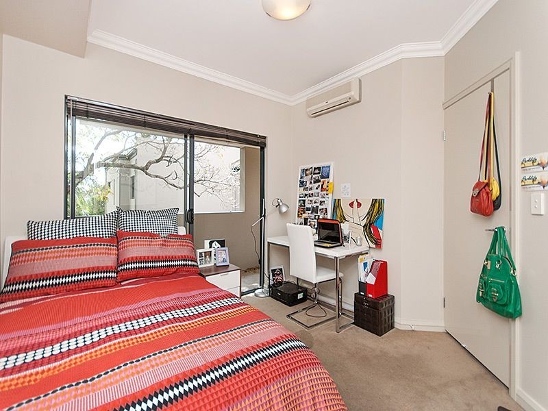 4/60 Kensington Terrace, Toowong QLD 4066