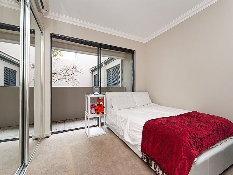 4/60 Kensington Terrace, Toowong QLD 4066