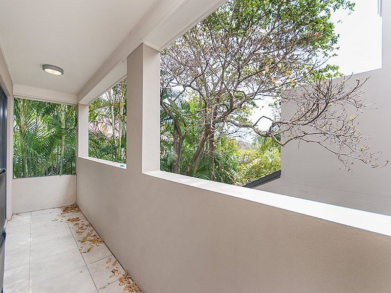 4/60 Kensington Terrace, Toowong QLD 4066