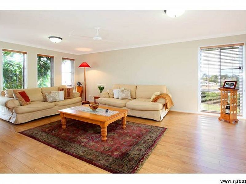 8 Cedar Wood Place, Moggill QLD 4070