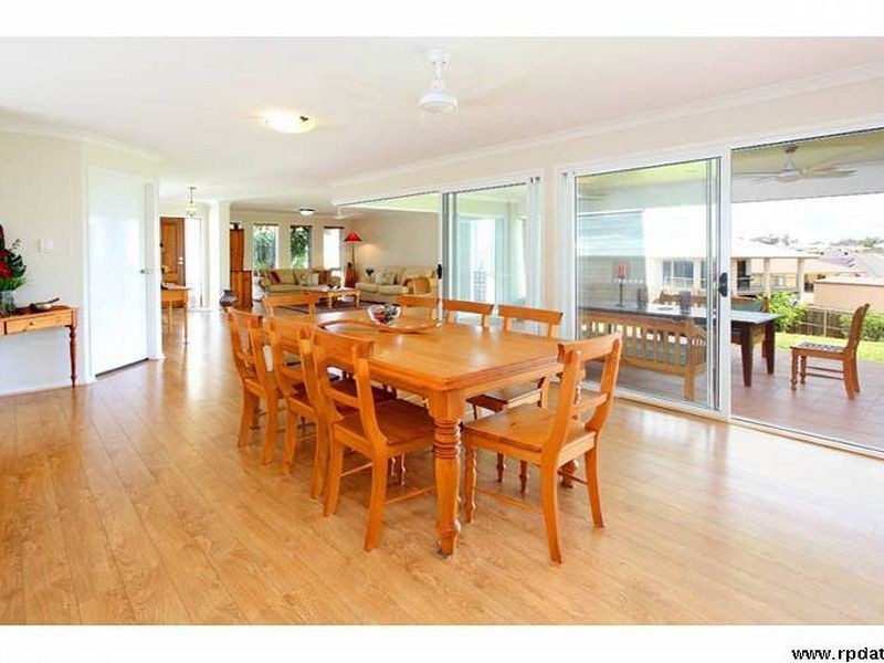 8 Cedar Wood Place, Moggill QLD 4070