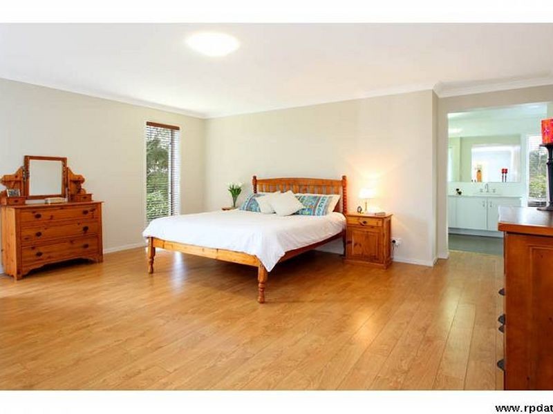 8 Cedar Wood Place, Moggill QLD 4070