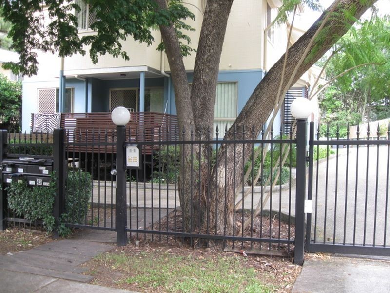 1/43 Bellevue Terrace, St Lucia QLD 4067