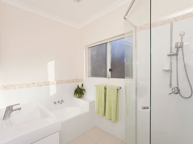 23 Sexton Place, Bellbowrie QLD 4070