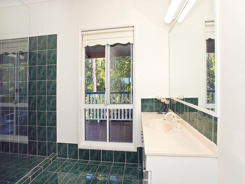 23 Sexton Place, Bellbowrie QLD 4070