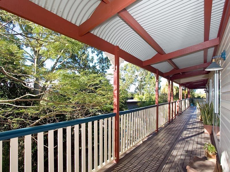 23 Sexton Place, Bellbowrie QLD 4070