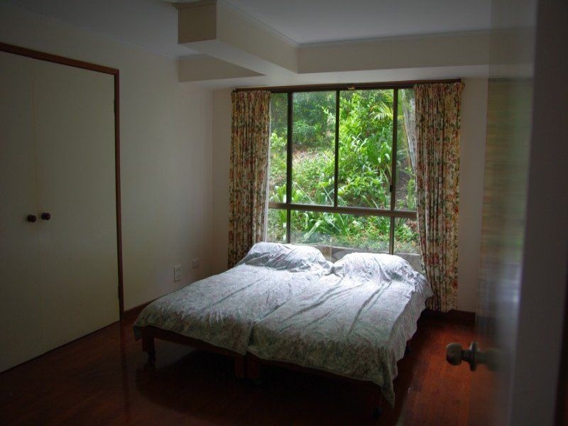 18 Broadmoor Street, Kenmore QLD 4069