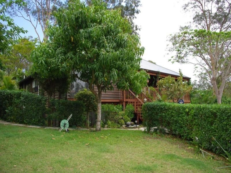 18 Broadmoor Street, Kenmore QLD 4069