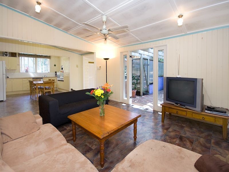 25 Elizabeth Street, Toowong QLD 4066