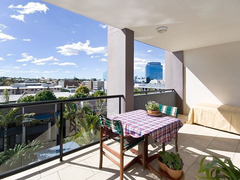 23/26 Holland Street, Toowong QLD 4066