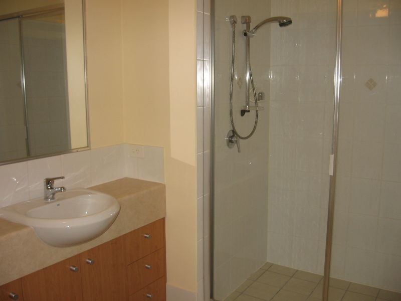 4/101 Sir Fred Schonell Drive, St Lucia QLD 4067