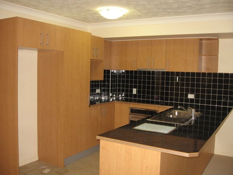 4/101 Sir Fred Schonell Drive, St Lucia QLD 4067