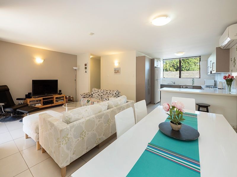 1/141 Central Avenue, Indooroopilly QLD 4068